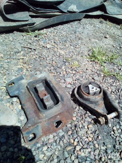 Подушки двигателя на Мазда 3