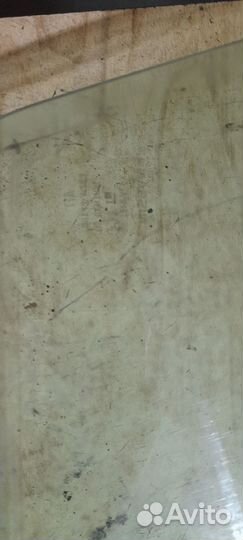Стекло nissan sunny 2000гв