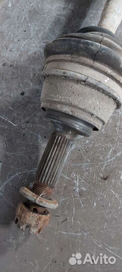 Привод передний правый на Mitsubishi Mirage