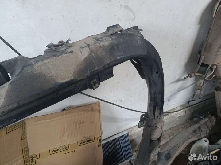 Подрамник передний Land Rover Freelander 2 2.2d