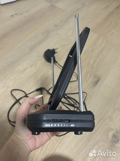 Антенна телевизионная комнатная Denn DAA250