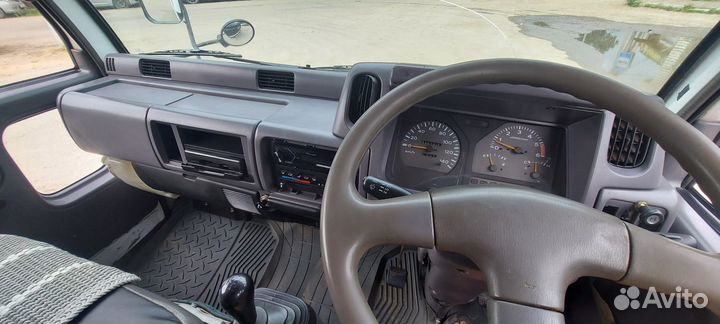 Nissan Atlas, 1994