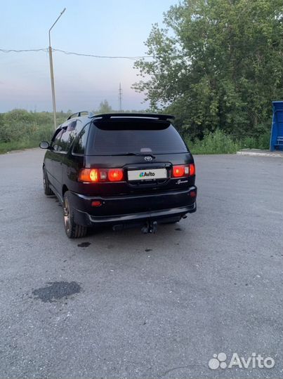 Toyota Ipsum 2.0 AT, 2000, 256 000 км