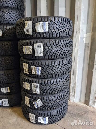 Michelin X-Ice North 4 205/65 R16 99T
