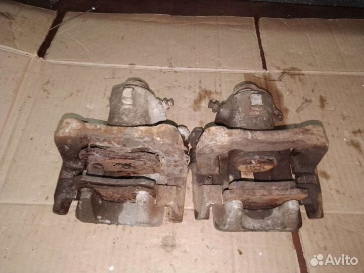 Суппорт задний правый левый Volkswagen Bora