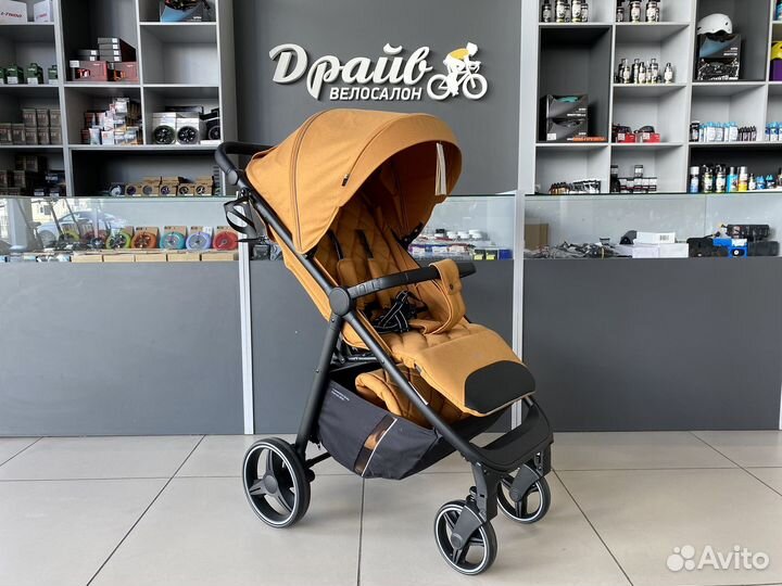 Коляска прогулочная Carrello Bravo