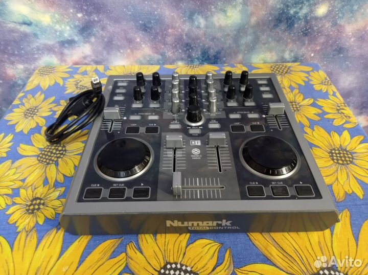 Midi контроллер DJ. Numark Total Control