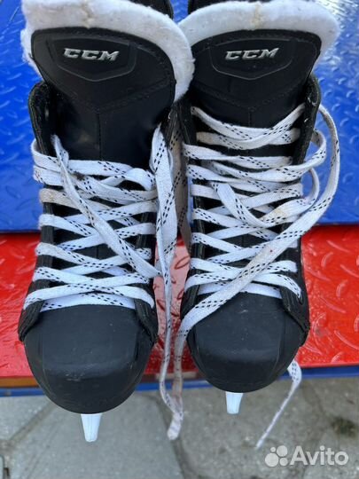 Хоккейная форма и коньки 38р