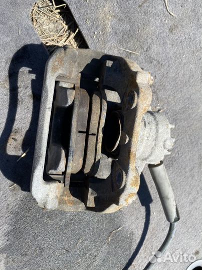 Тормозной суппорт Peugeot 307 SW диск