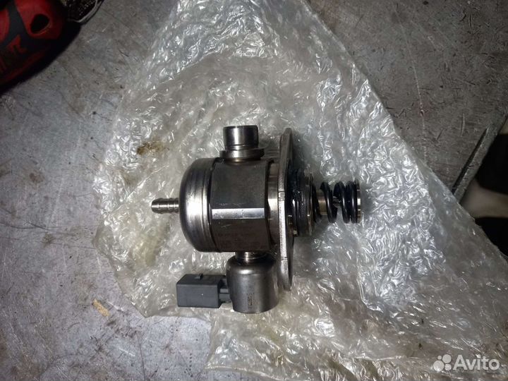 Топливный насос audi a6 2.0 Fsi