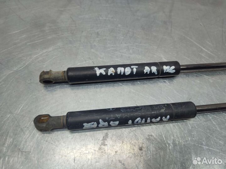 Амортизаторы капота пара Alfa Romeo 156 1999 г.в