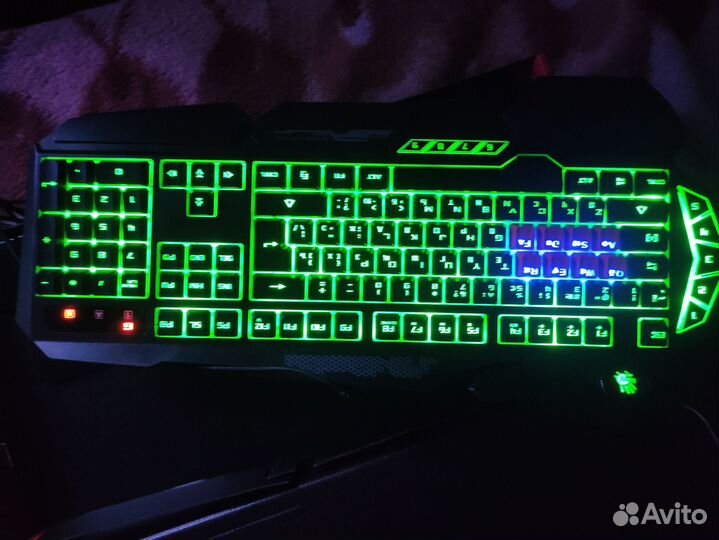 Игровая клавиатура с подсветкой