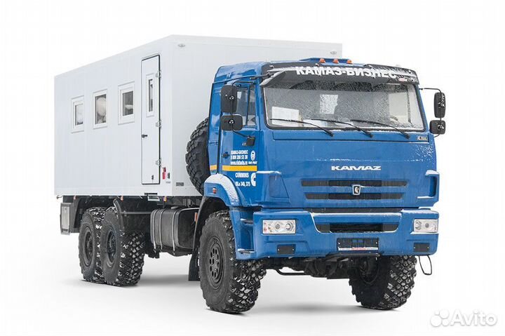 Водитель вахтового автобуса