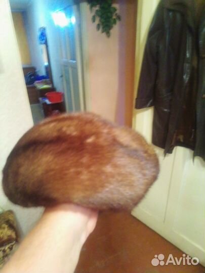 Женские меховые шапки