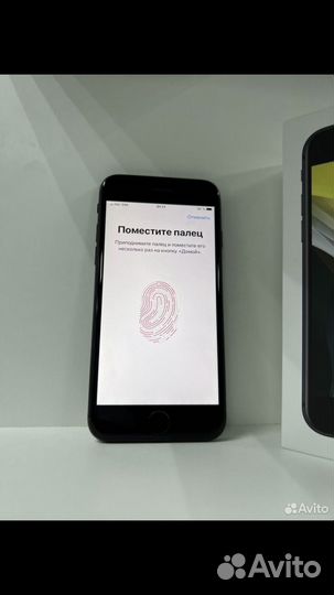 iPhone SE, 64 ГБ