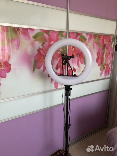 Кольцевая лампа со штативом бу