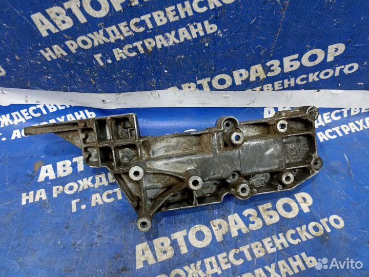 Кронштейн генератора Volvo S80 седан B6294T 2002