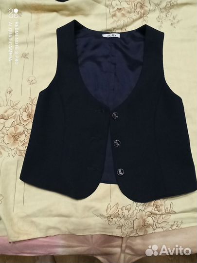 Жакет школьный и жилетка