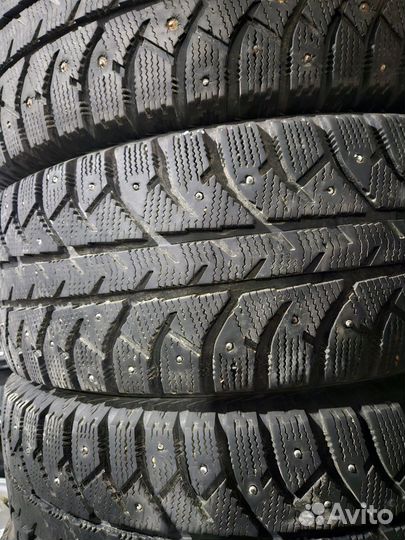 Bridgestone Ice Cruiser 7000 215/65 R16