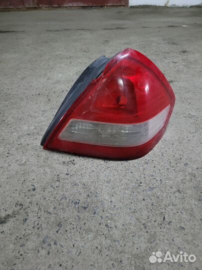 Фонарь задний правый Ниссан Тиида 2008 г. б/у