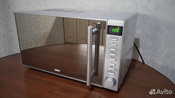 Микроволновка BBK 20MWS-721T/BS-M