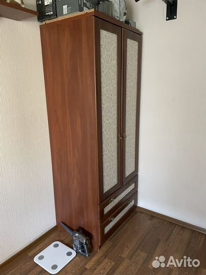 Шкаф, кровать, стол, полки в комнату подростку