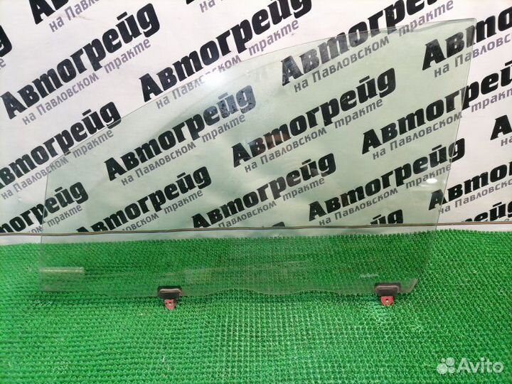 Стекло боковое переднее левое Toyota Ipsum ACM21