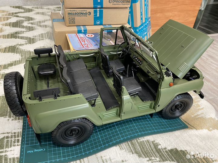 Модель УАЗ-469 масштаб 1:8