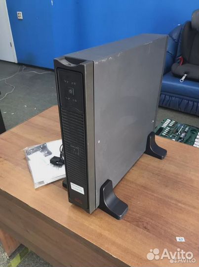 Источник бесперебойного питания Smart-UPS SC1500I