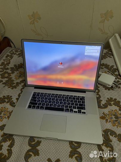 Apple MacBook Pro i7 16gb 1tb