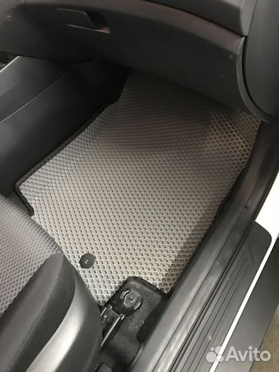 Коврики в автомобиль эва в подарок подпятник + 2 л