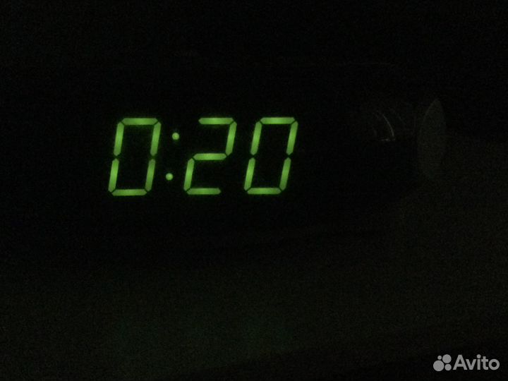 Часы радиобудильник thomson RR65Q