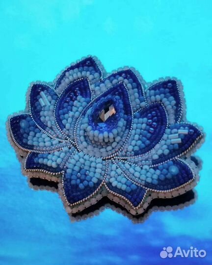 Брошь из бисера