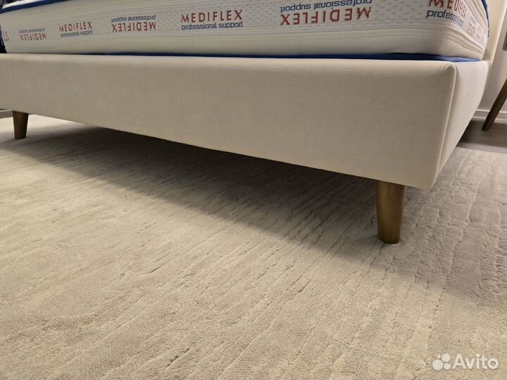 Кровать двухспальная 160х200 с матрасом Mediflex