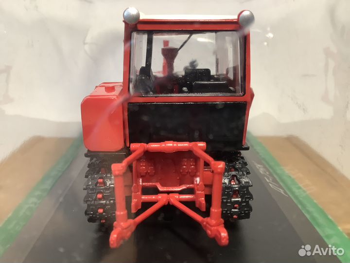 Модель трактора дт-75К 1:43 Ашет