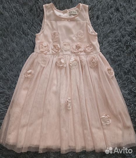 Платья праздничные