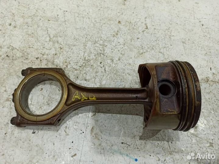 Поршень с шатуном AXQ