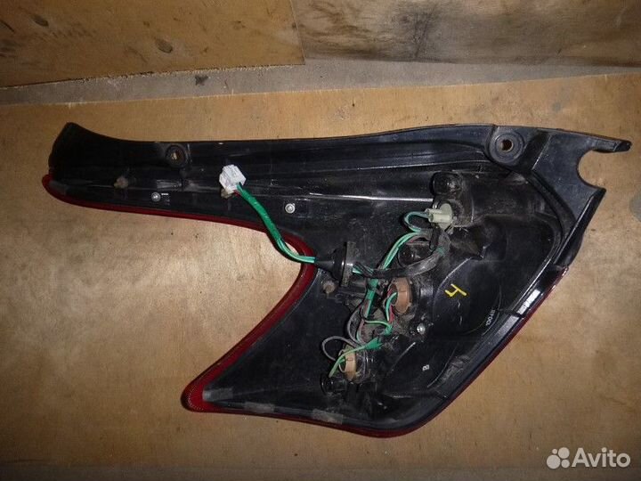 Фонарь задний правый nissan juke (F15) 2011