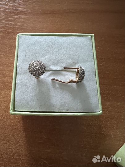 Золотые серьги