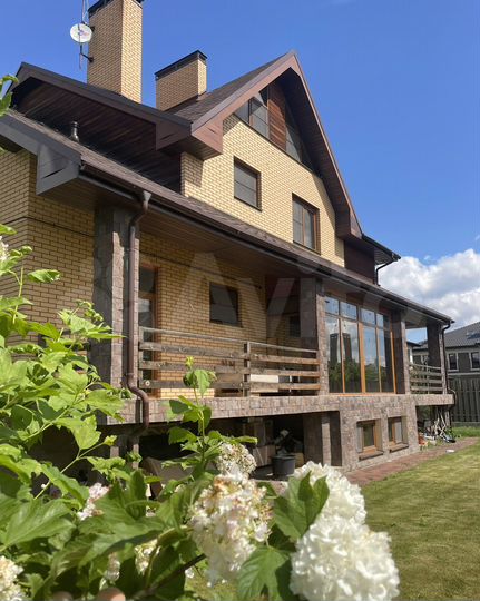 Дом 326 м² на участке 17 сот.