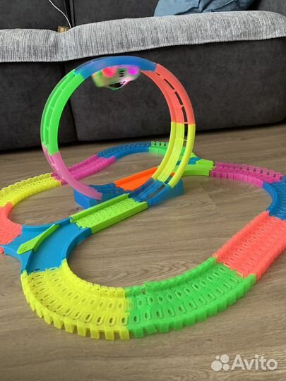 Гоночный трек (гибкий, с машинкой)