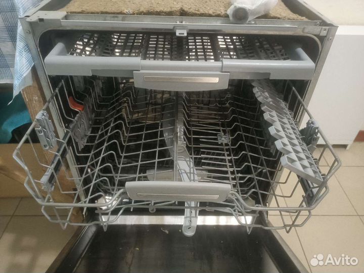 Посудомоечная машина Hotpoint Ariston