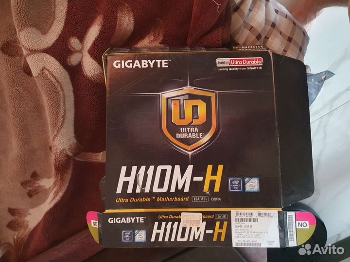 Материнская плата с процессором и памятью