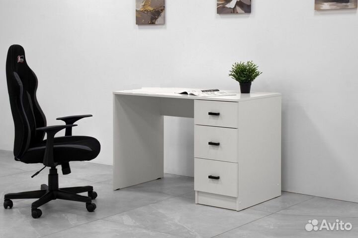 Письменный стол