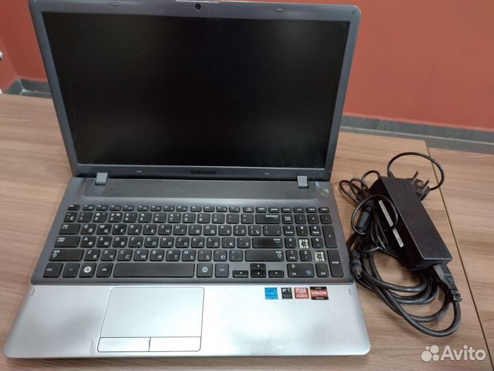 Ноутбук Samsung 355V