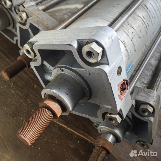 Пневмоцилиндр D200-400PPV б/у Festo