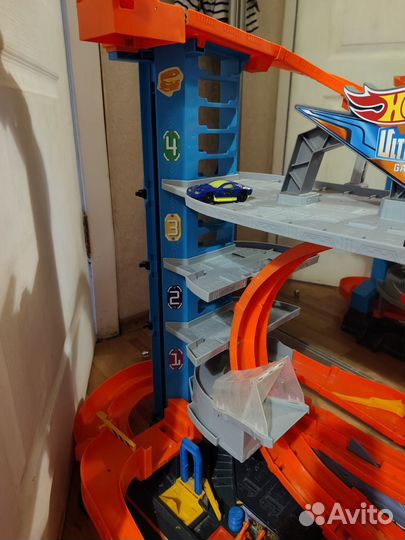 Hot wheels парковка стремительная атака