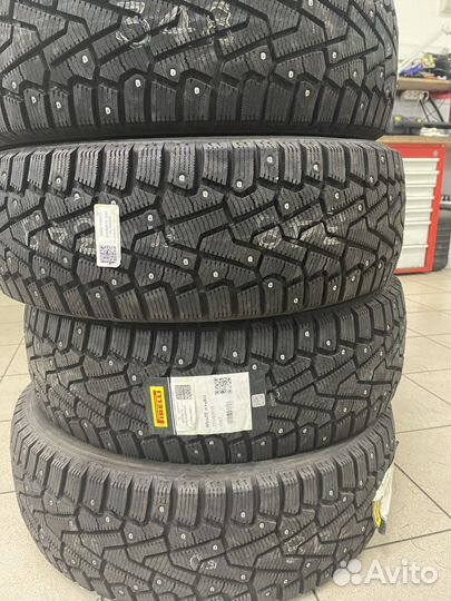 Pirelli Winter Ice Zero 225/60 R18 104T