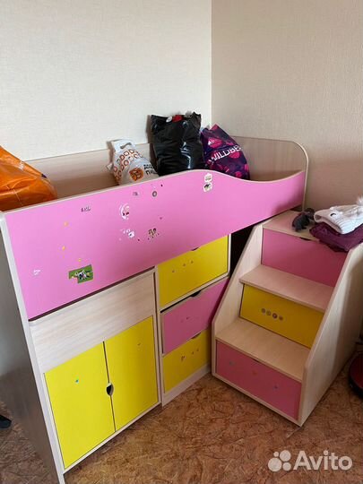 Продам кровать-чердак,шкаф для девочки бу