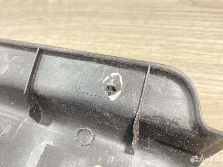 Накладка на порог салона передняя левая Suzuki